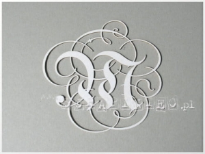 "M" monogram ozdobny